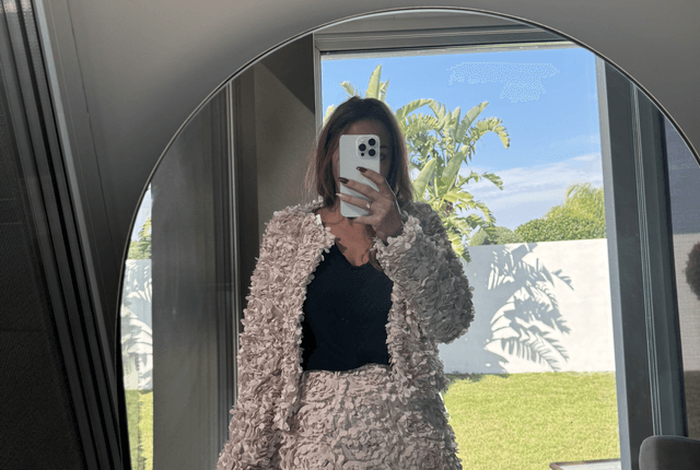 conjunto de color beige estilo dalia