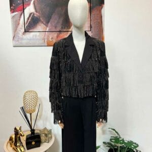 Blazer con flecos en capas y pedrería